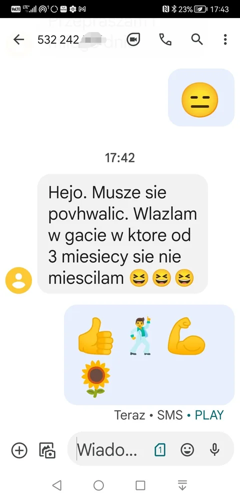 SMS klientki, która cieszy się, że ponownie mieści się w ubrania, których nie mogła nosić od trzech miesięcy.
